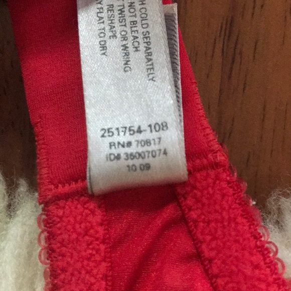 EUC VS Red with Pink Details Brassiere - Picture 7 of 8